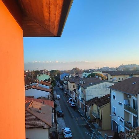 Attico A 2 Passi Dalla Stazione E Centro Storico Ravenna Dış mekan fotoğraf
